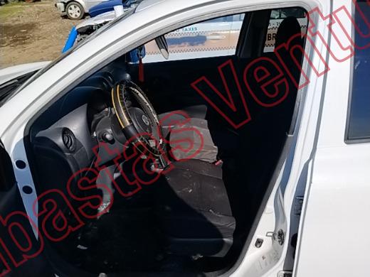 NISSAN MARCH 2016, foto 17 de 19