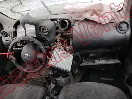 NISSAN MARCH 2016, foto 14 de 19