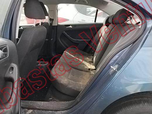 VOLKSWAGEN JETTA 2018, foto 16 de 19