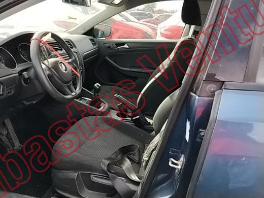 VOLKSWAGEN JETTA 2018, foto 17 de 19