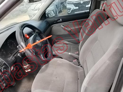 VOLKSWAGEN JETTA 2001, foto 17 de 19