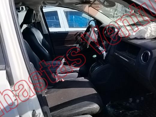 JEEP COMPASS 2009, foto 12 de 19