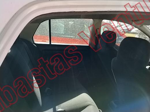 NISSAN TIIDA 2018, foto 13 de 19