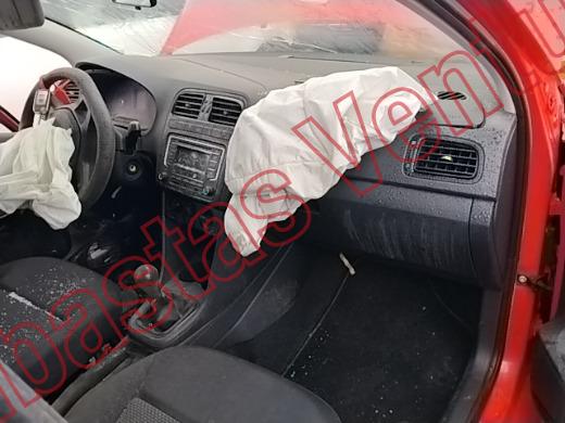 VOLKSWAGEN VENTO 2019, foto 14 de 19