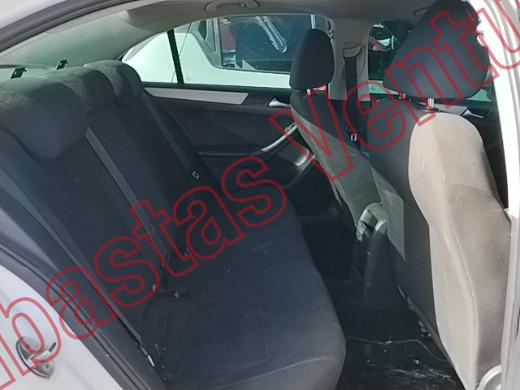 VOLKSWAGEN JETTA 2016, foto 13 de 19