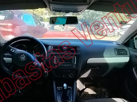 VOLKSWAGEN JETTA 2016, foto 14 de 19