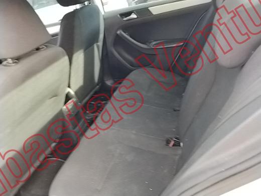 VOLKSWAGEN JETTA 2016, foto 16 de 19