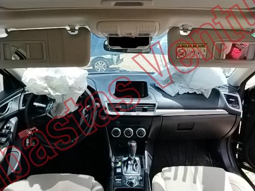 MAZDA MAZDA 3 2018, foto 14 de 19