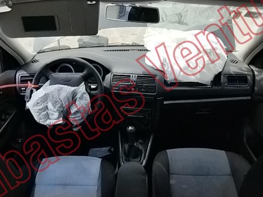 VOLKSWAGEN JETTA 2005, foto 14 de 19