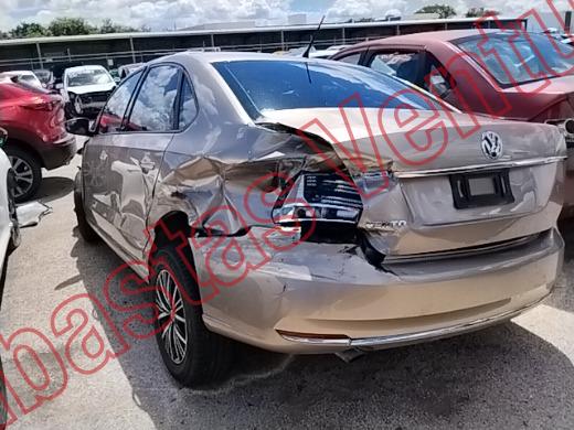VOLKSWAGEN VENTO 2017, foto 8 de 19