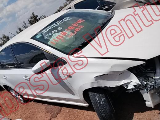 VOLKSWAGEN VENTO 2015, foto 4 de 19