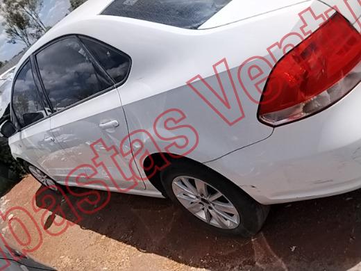VOLKSWAGEN VENTO 2015, foto 8 de 19