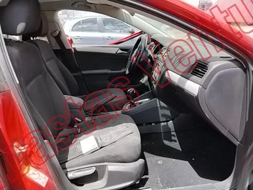 VOLKSWAGEN JETTA 2018, foto 12 de 19