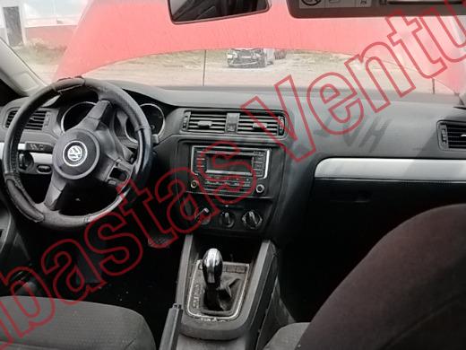 VOLKSWAGEN JETTA 2018, foto 14 de 19