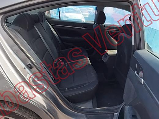 HYUNDAI ELANTRA 2018, foto 13 de 19