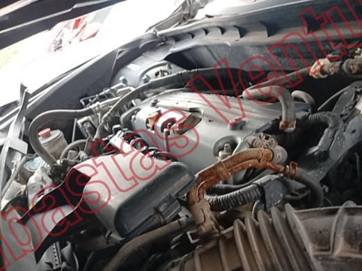 HONDA ACCORD 2011, foto 10 de 19