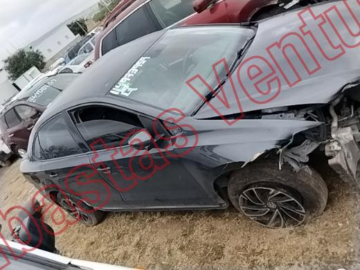 VOLKSWAGEN VENTO 2016, foto 4 de 19