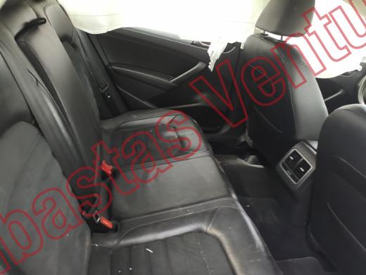 VOLKSWAGEN PASSAT 2013, foto 13 de 19