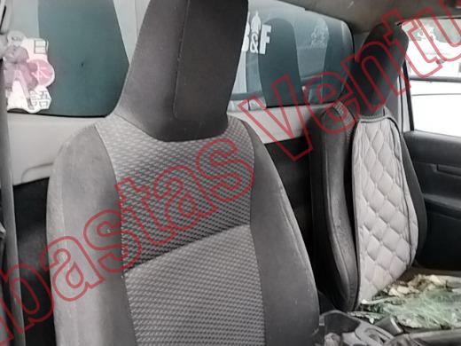 TOYOTA HILUX 2020, foto 13 de 19