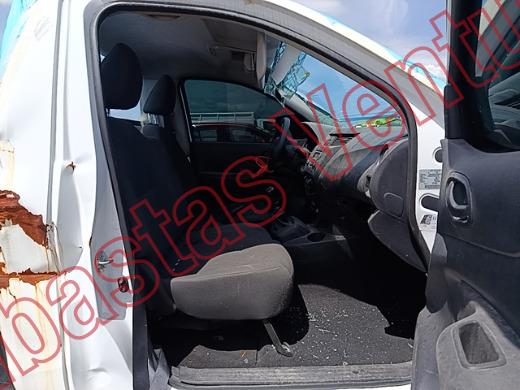 NISSAN NP 300 2023, foto 12 de 19