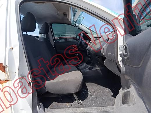 NISSAN NP 300 2023, foto 13 de 19