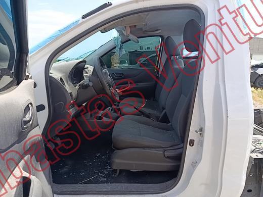 NISSAN NP 300 2023, foto 16 de 19