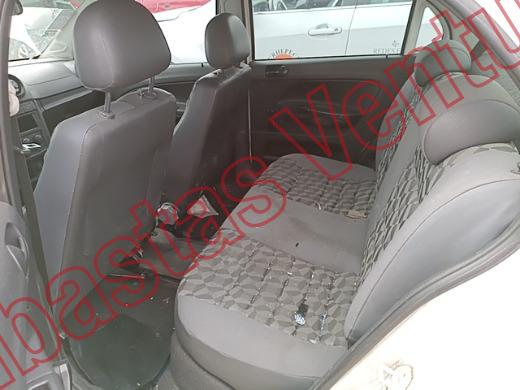 VOLKSWAGEN GOL SEDAN 2013, foto 16 de 19