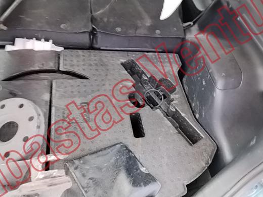 TOYOTA PRIUS 2021, foto 15 de 19
