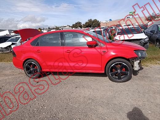 VOLKSWAGEN VENTO 2014, foto 4 de 19