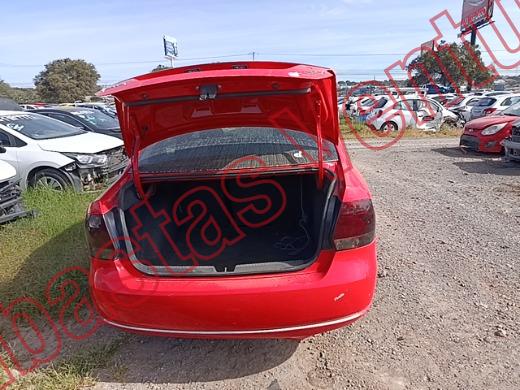 VOLKSWAGEN VENTO 2014, foto 6 de 19
