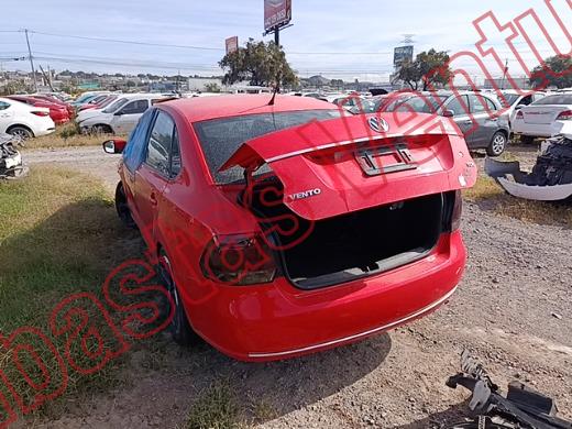VOLKSWAGEN VENTO 2014, foto 7 de 19
