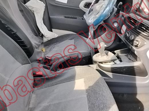 HYUNDAI I10 2024, foto 12 de 19