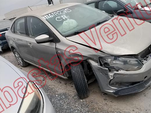 VOLKSWAGEN VENTO 2015, foto 4 de 19