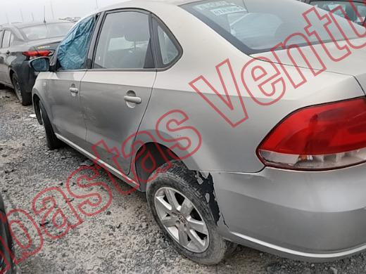 VOLKSWAGEN VENTO 2015, foto 8 de 19