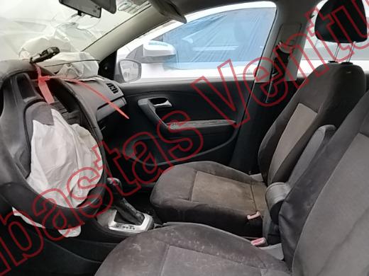 VOLKSWAGEN VENTO 2015, foto 17 de 19