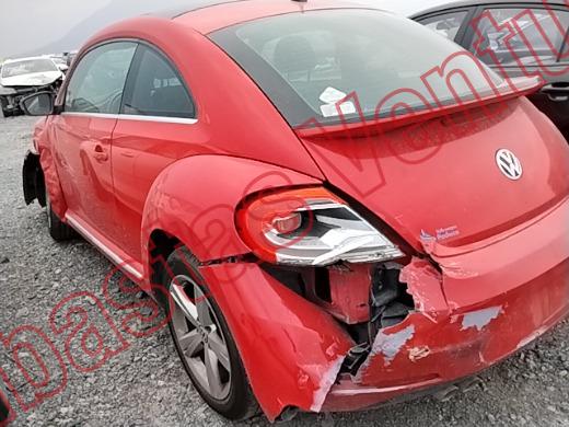 VOLKSWAGEN BEETLE 2016, foto 7 de 19