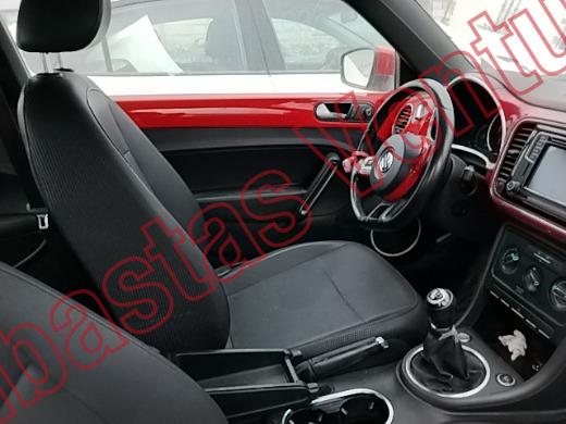 VOLKSWAGEN BEETLE 2016, foto 12 de 19