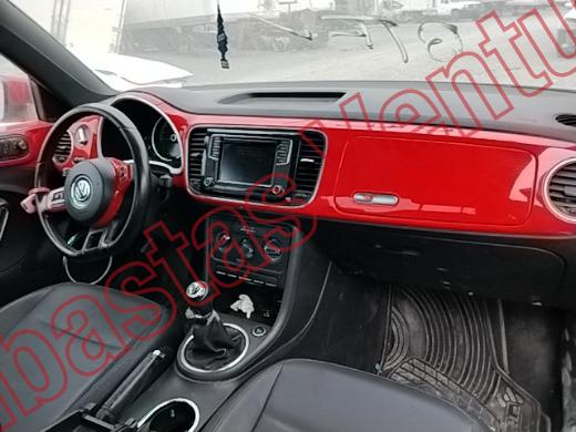VOLKSWAGEN BEETLE 2016, foto 14 de 19