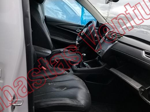 MG MG5 2023, foto 12 de 19