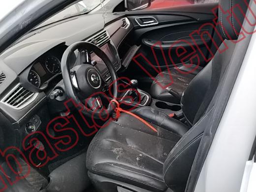 MG MG5 2023, foto 17 de 19