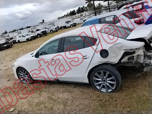 MAZDA MAZDA 3 2023, foto 8 de 19