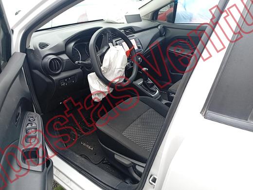 NISSAN VERSA 2024, foto 17 de 19