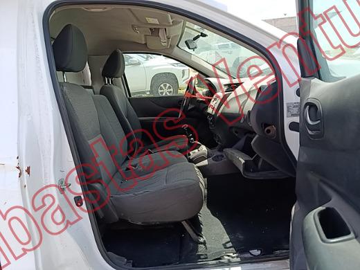 NISSAN NP 300 2022, foto 12 de 19