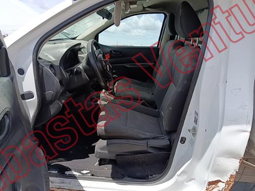 NISSAN NP 300 2022, foto 16 de 19