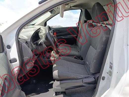 NISSAN NP 300 2022, foto 17 de 19