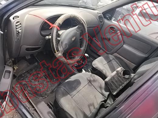 FORD IKON 2004, foto 17 de 19