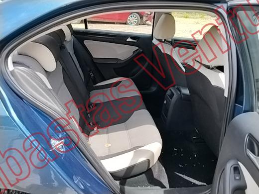 VOLKSWAGEN JETTA MK VI 2016, foto 13 de 19