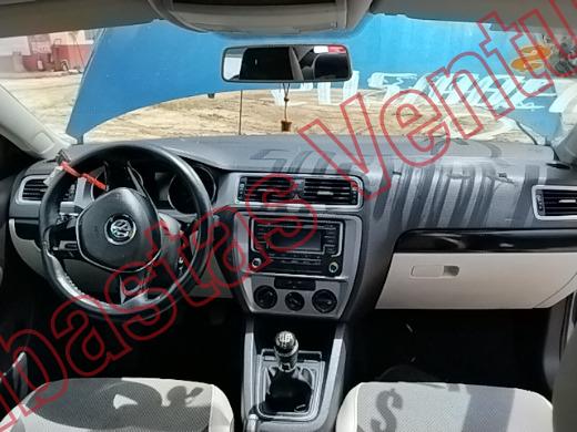 VOLKSWAGEN JETTA MK VI 2016, foto 14 de 19