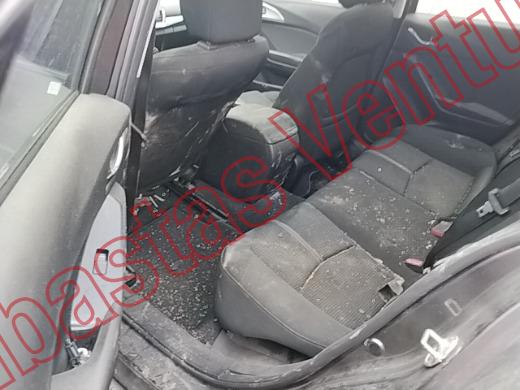 MAZDA MAZDA 3 2018, foto 16 de 19