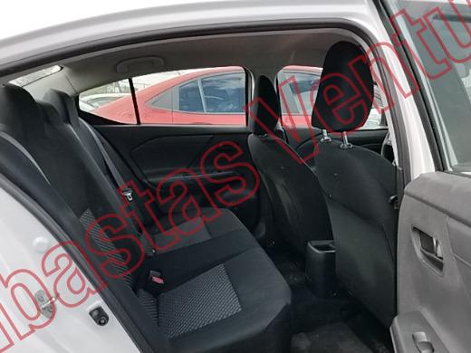 NISSAN VERSA 2026, foto 13 de 19